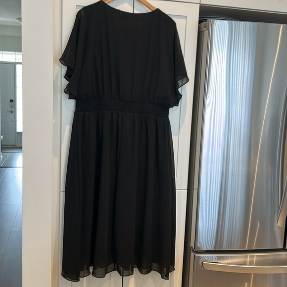 Hanna Nikole Chiffon Black Ruffle Sleeve A-Line Empire Waist Midi Dress Size 18W - Picture 7 of 16